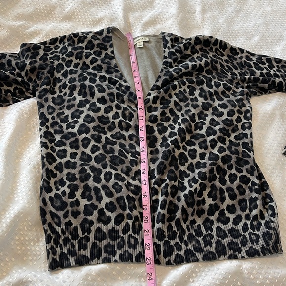 🌸St Johns Bay animal print button up cardigan - Picture 7 of 10